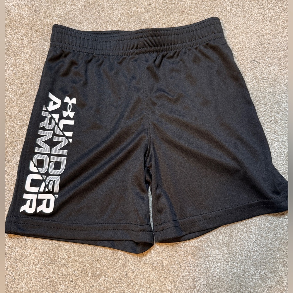 NWOT 2T Under Armour Boys Black Athletic Shorts